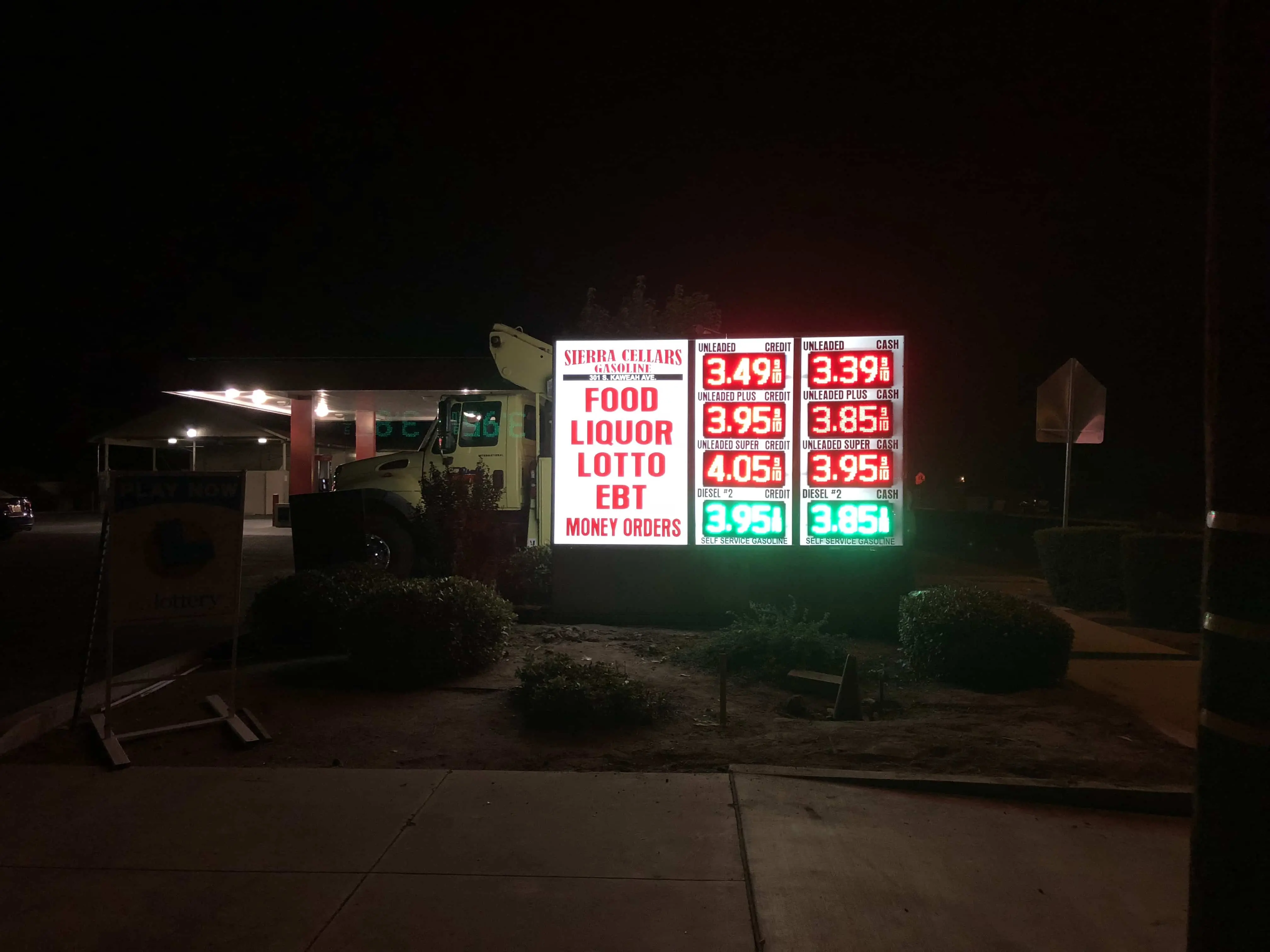 Monument sign Visalia CA